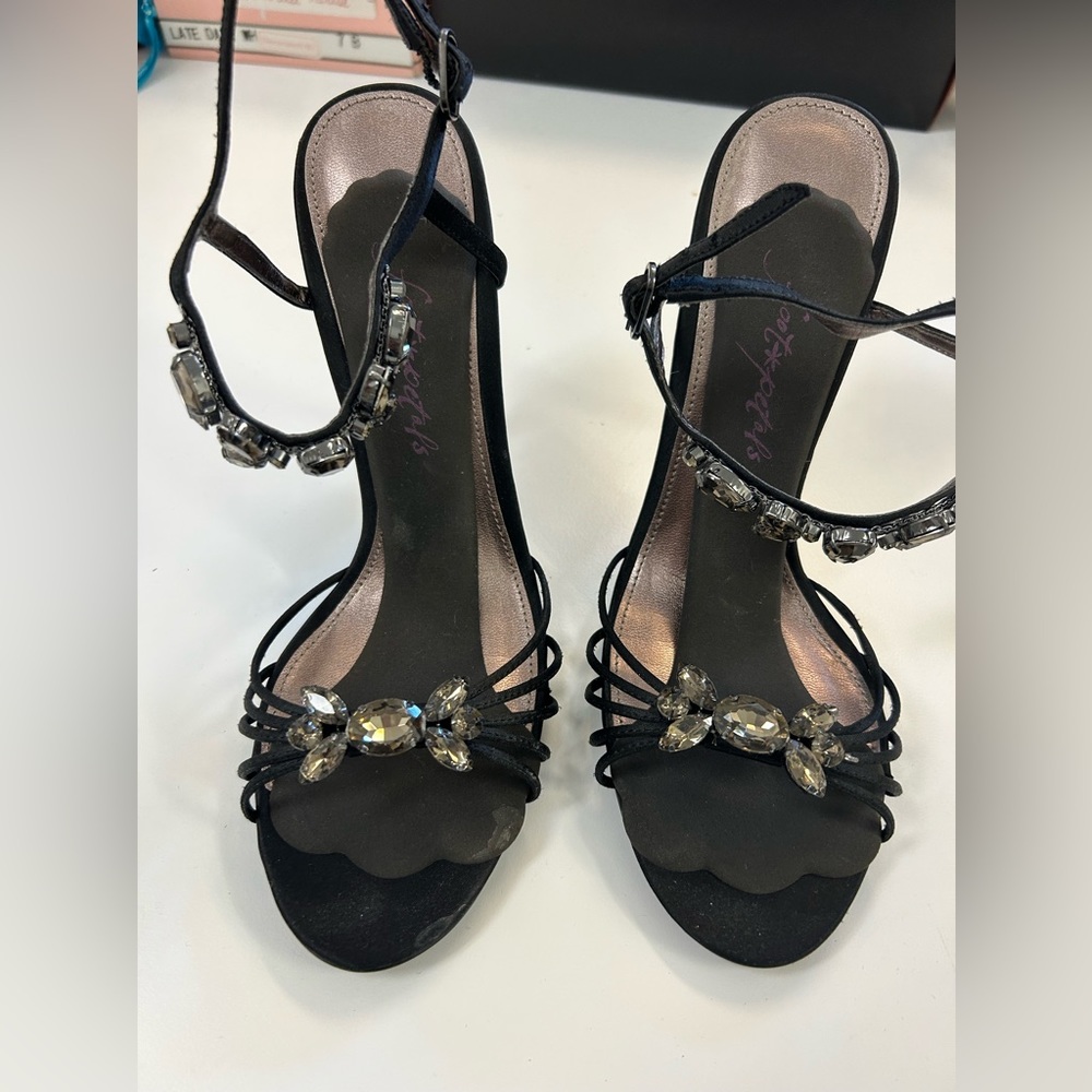 Black dress shoes
